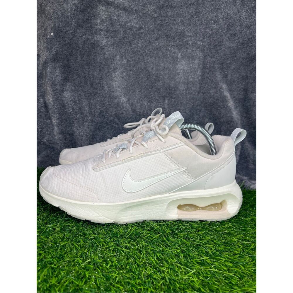 Nike Air Max Women’s White Sneakers | Size 9